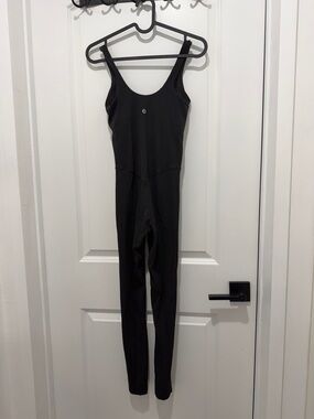 lululemon Black Jumpsuit - ribbed material - size 2